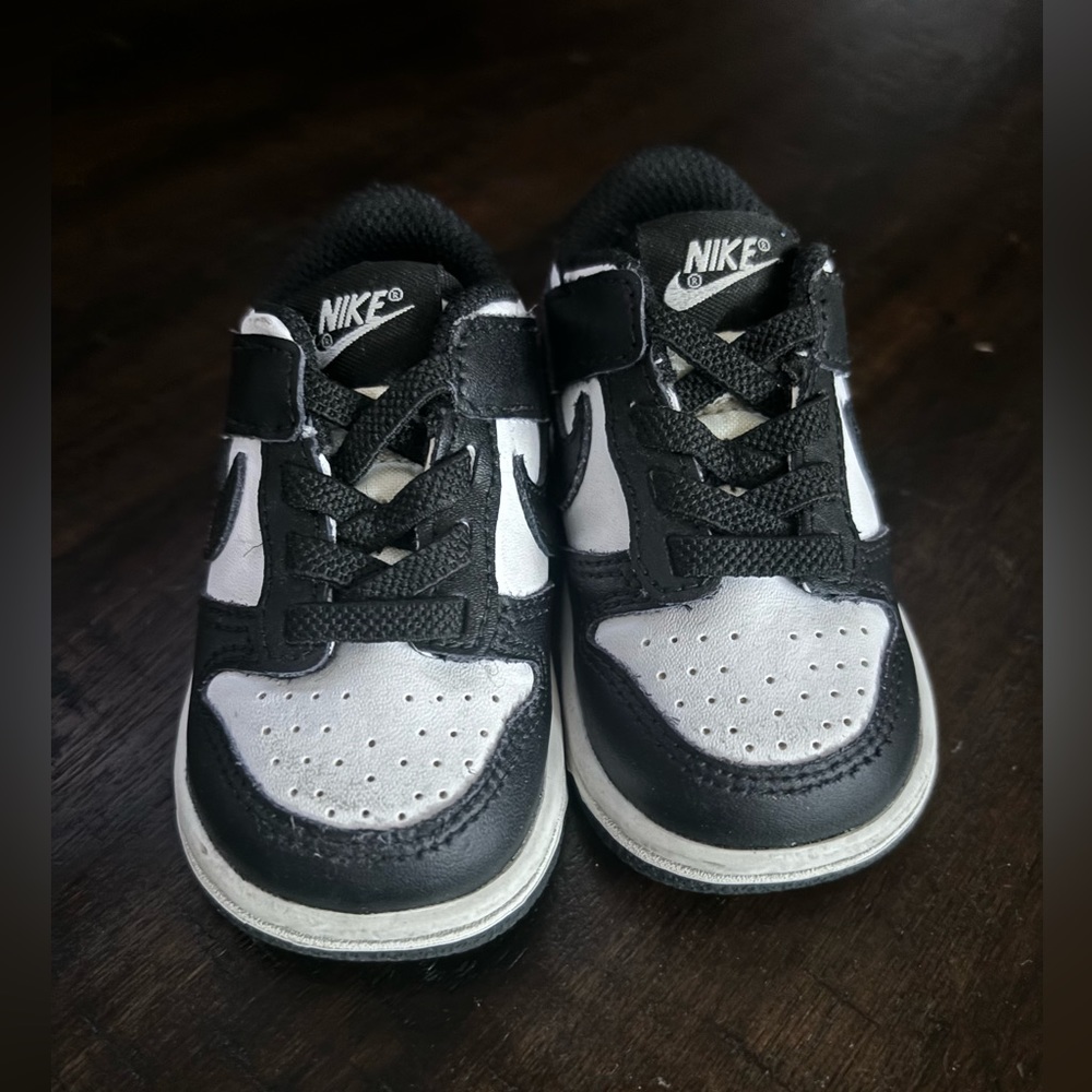 Toddler Nike panda dunks